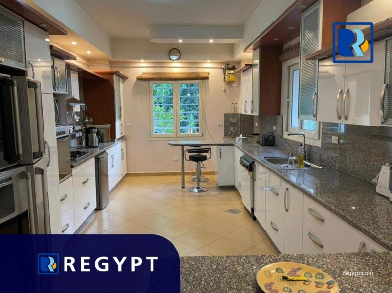 kitchen Full of appliances in a Duplex Ground Floor For Rent