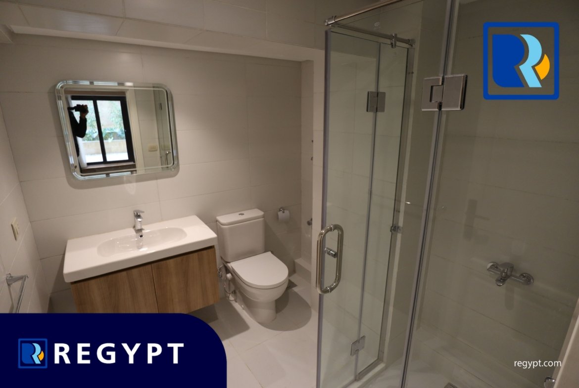 Bathroom new finishing for rent in a ground floor in maadi