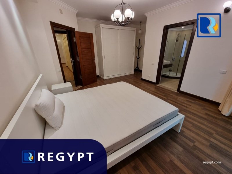 Bedrooms with simple decoration in a Luxury ground floor in maadi