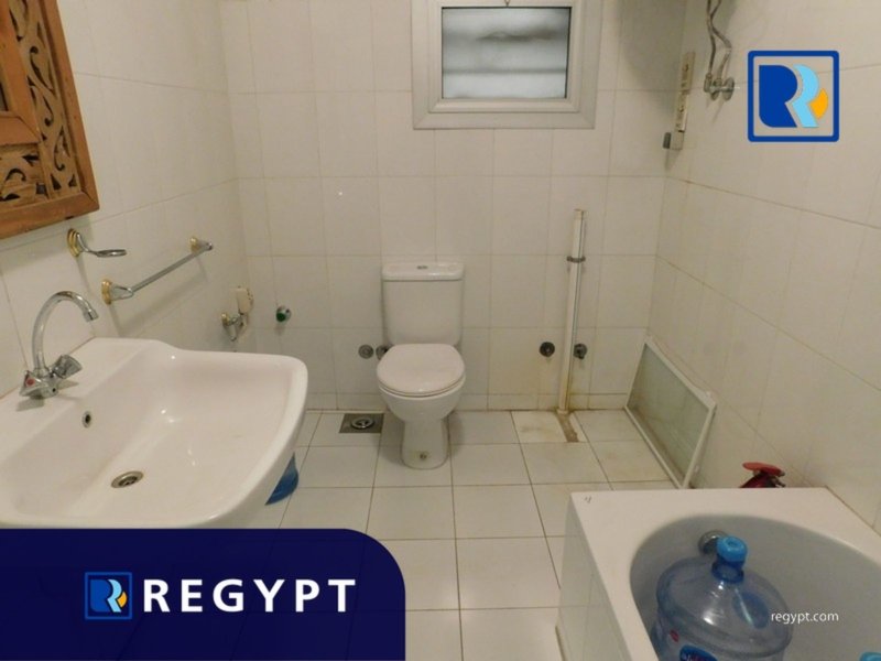 Bathroom with bathtub in a Ground Floor With Garden