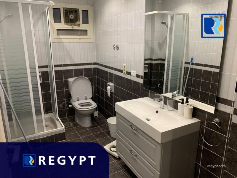 Second bathroom in a Modern Ground floor For Rent