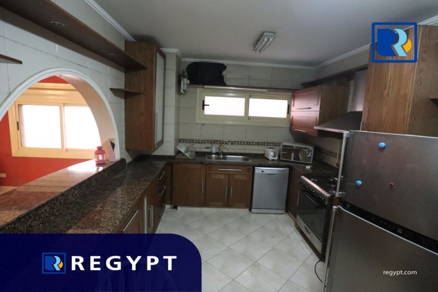 Kitchen Full Of Appliances in Maadi Degla For Rent