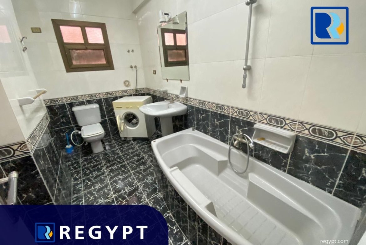 Bathroom with bathtub