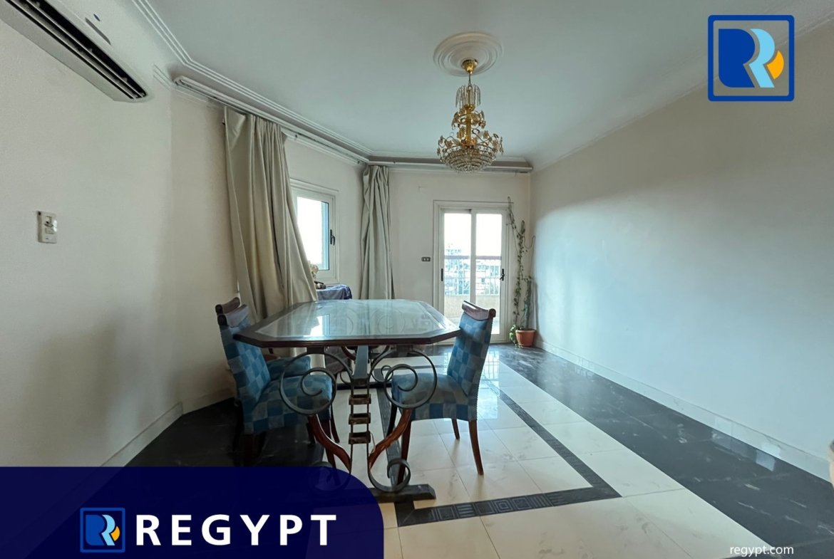 Dining area with balcony