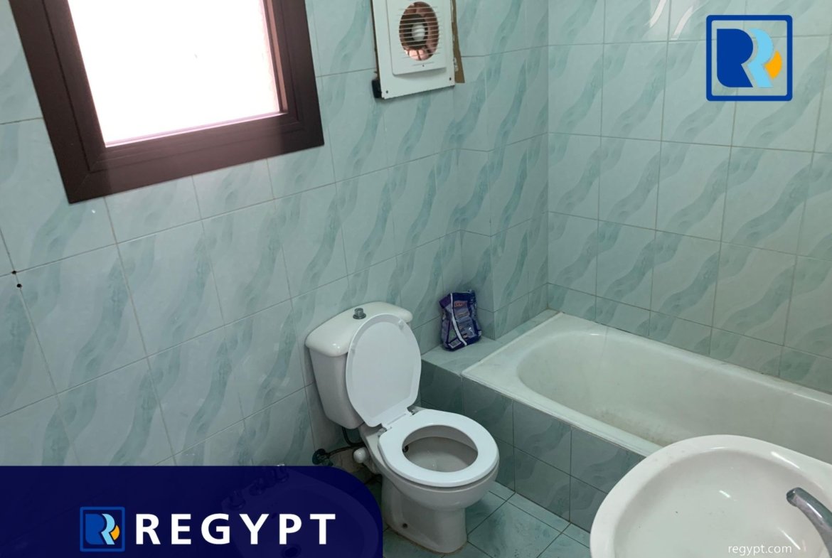 Bathroom with bathtub