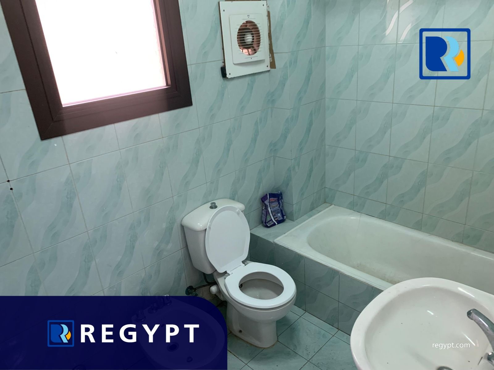 Bathroom with bathtub