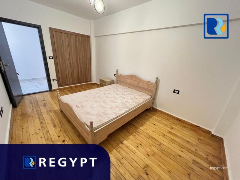 Bedroom wooden floor in a Exclusive Apartment for rent