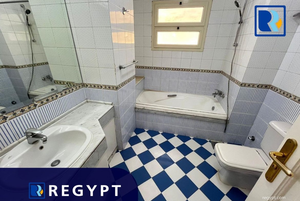 Bathroom with bathtub